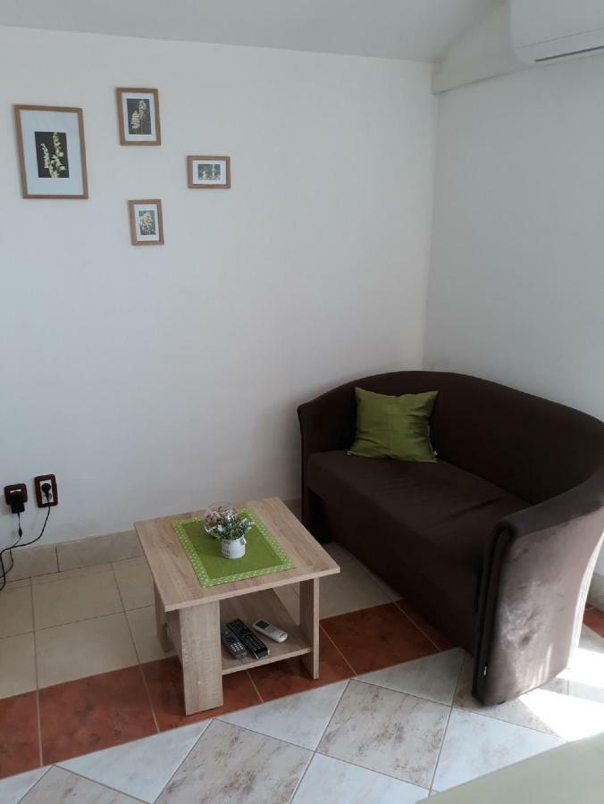 Apartamento Marina & Luka Povljana Exterior foto