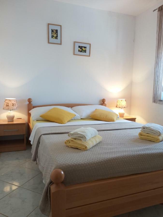 Apartamento Marina & Luka Povljana Exterior foto